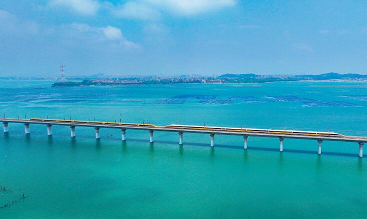 國鐵集團CR450新型動車組進行性能試驗。