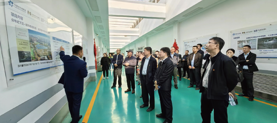 2024年3月,審計署資環司黨支部與署機關服務局相關黨支部聯合開展主題黨日,參觀考察北京碧水污水處理廠。 ﹃