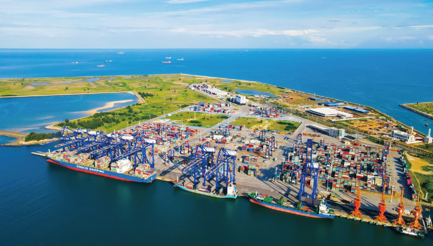 海南自由貿易港建設蓬勃興起,高質量發展態勢日益顯現。圖 為洋浦國際集裝箱碼頭。