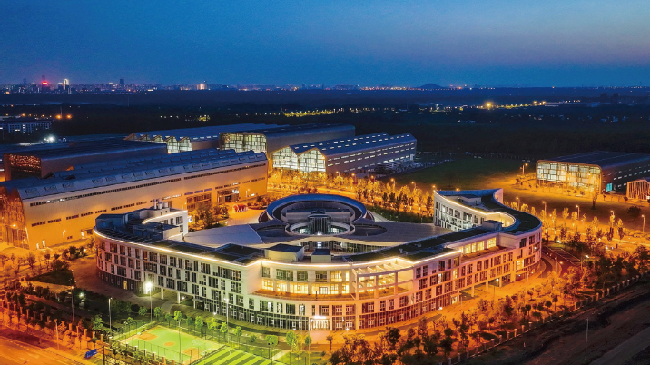 進一步全面深化經濟體制改革，必須緊緊圍繞高質量發展這個首要任務，不斷塑造發 展新動能新優勢。圖為2024年8月3日，在安徽省合肥市航拍的國家大科學裝置—聚變 堆主機關鍵系統綜合研究設施園區。