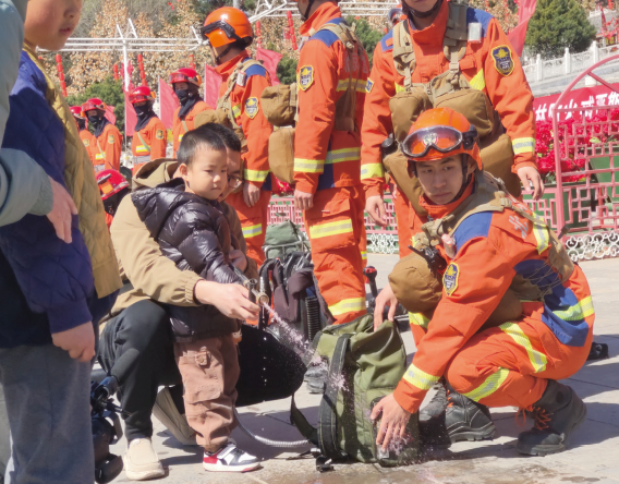 2025年3月26日至31日，北京市森林消防綜合救援總隊集中組織開展清明祭掃 高峰時段森林防火宣傳活動。
