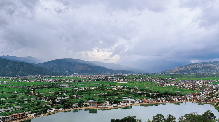 中央財(cái)政加強(qiáng)重點(diǎn)領(lǐng)域保障力度，有力支持鄉(xiāng)村全面振興。圖為云南省永勝縣三川田園綜合體項(xiàng)目。